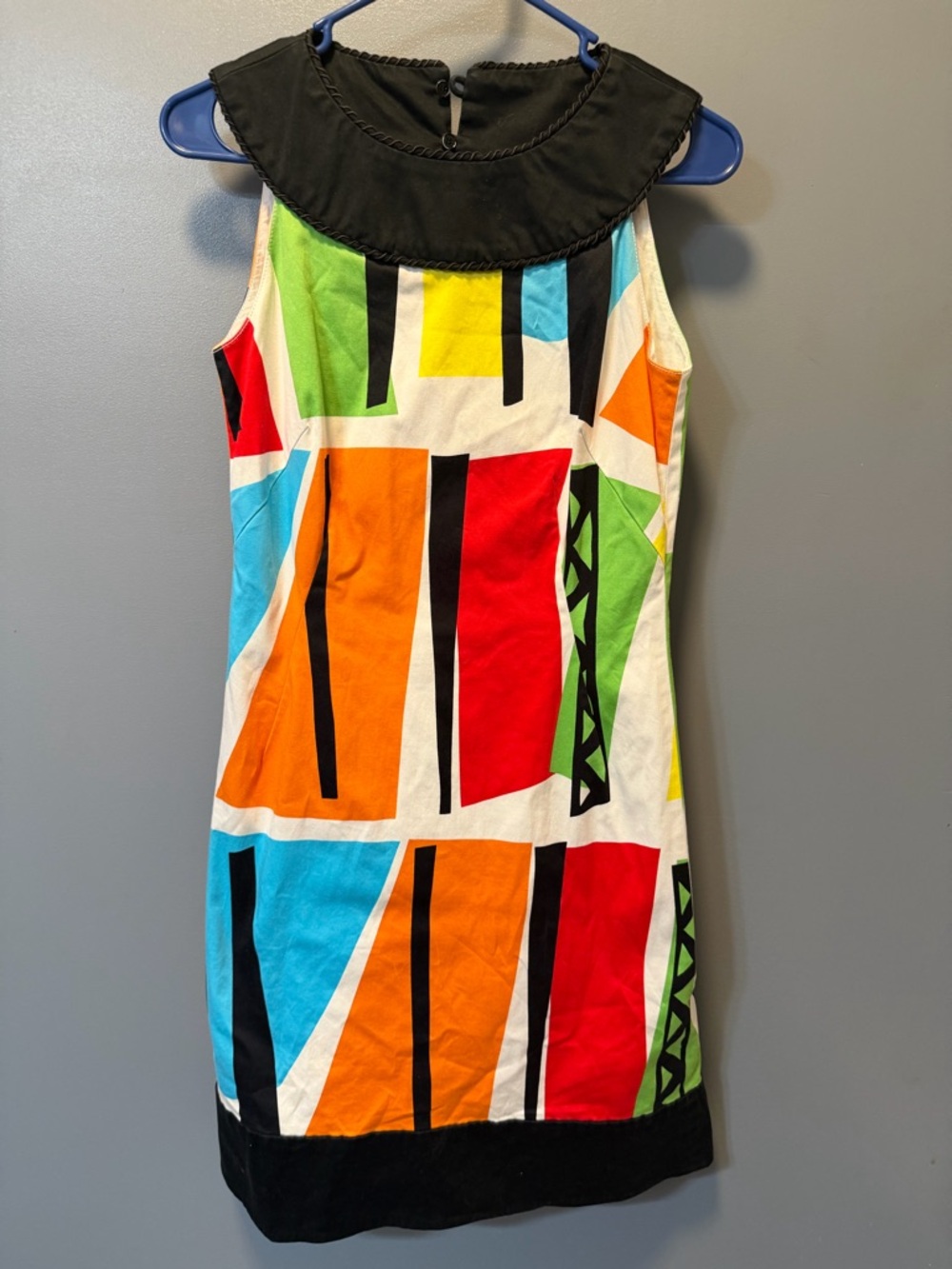 Vintage Sleeveless Multi-Color Geometric Shift Dress with Black Collar